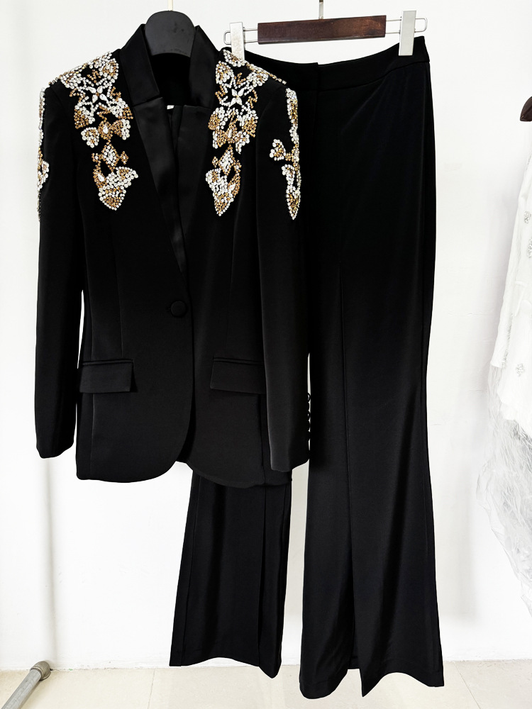 Conjunto de Blazer e Calças de - Female Formal Wear avaliação e preço