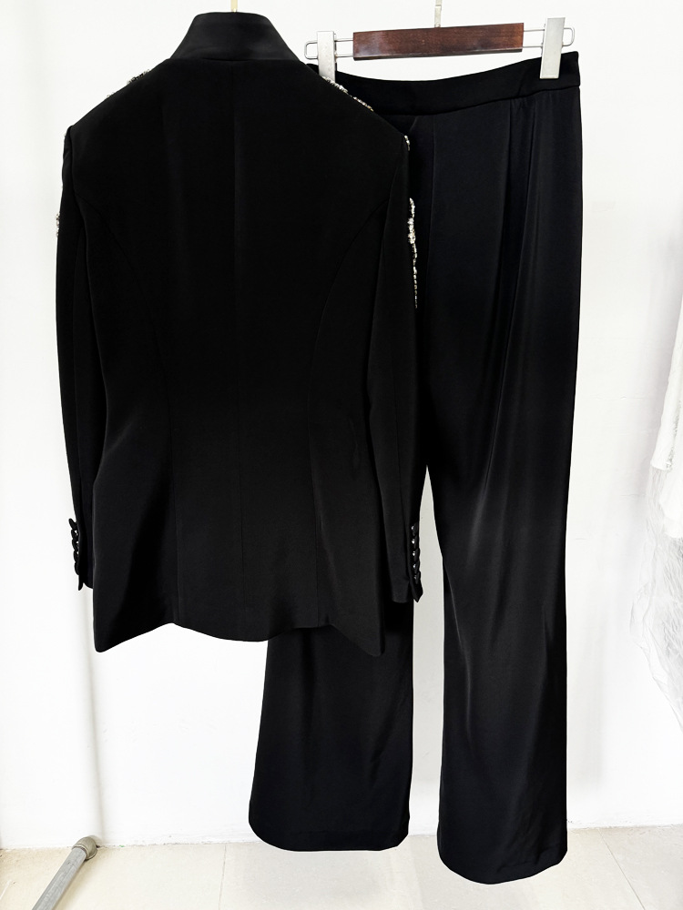 Conjunto de Blazer e Calças de - Female Formal Wear avaliação e preço
